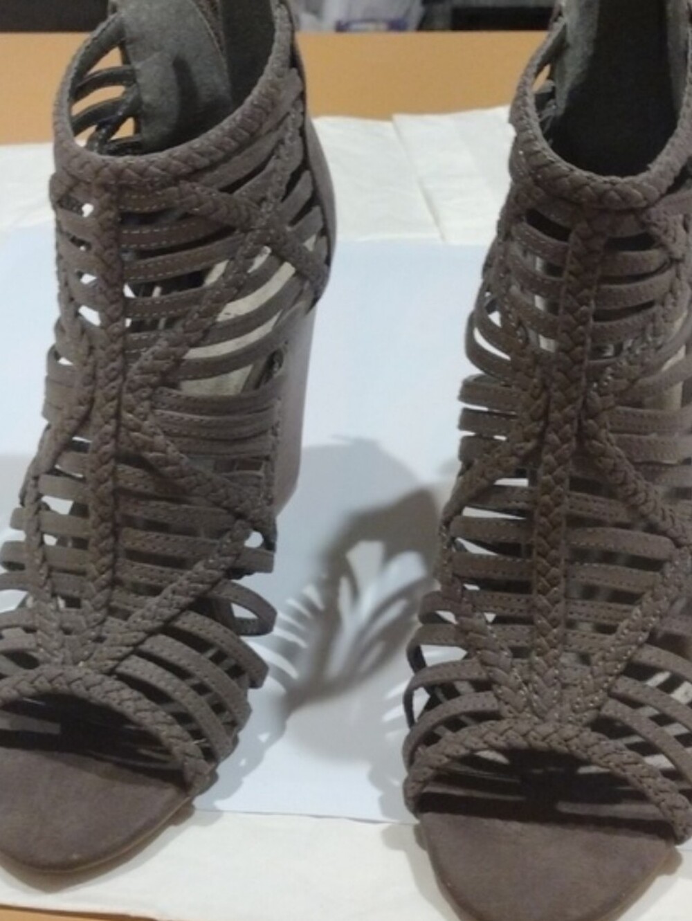 G by Guess Gray Woven Caged Open Toe Ankle Zip Booties Heels Size 8.5 | 4" Heel